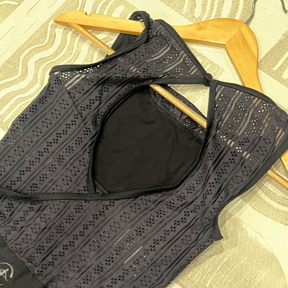 Wear Moi Leotard – Size M (Excellent Condition) - Picture 5 of 8